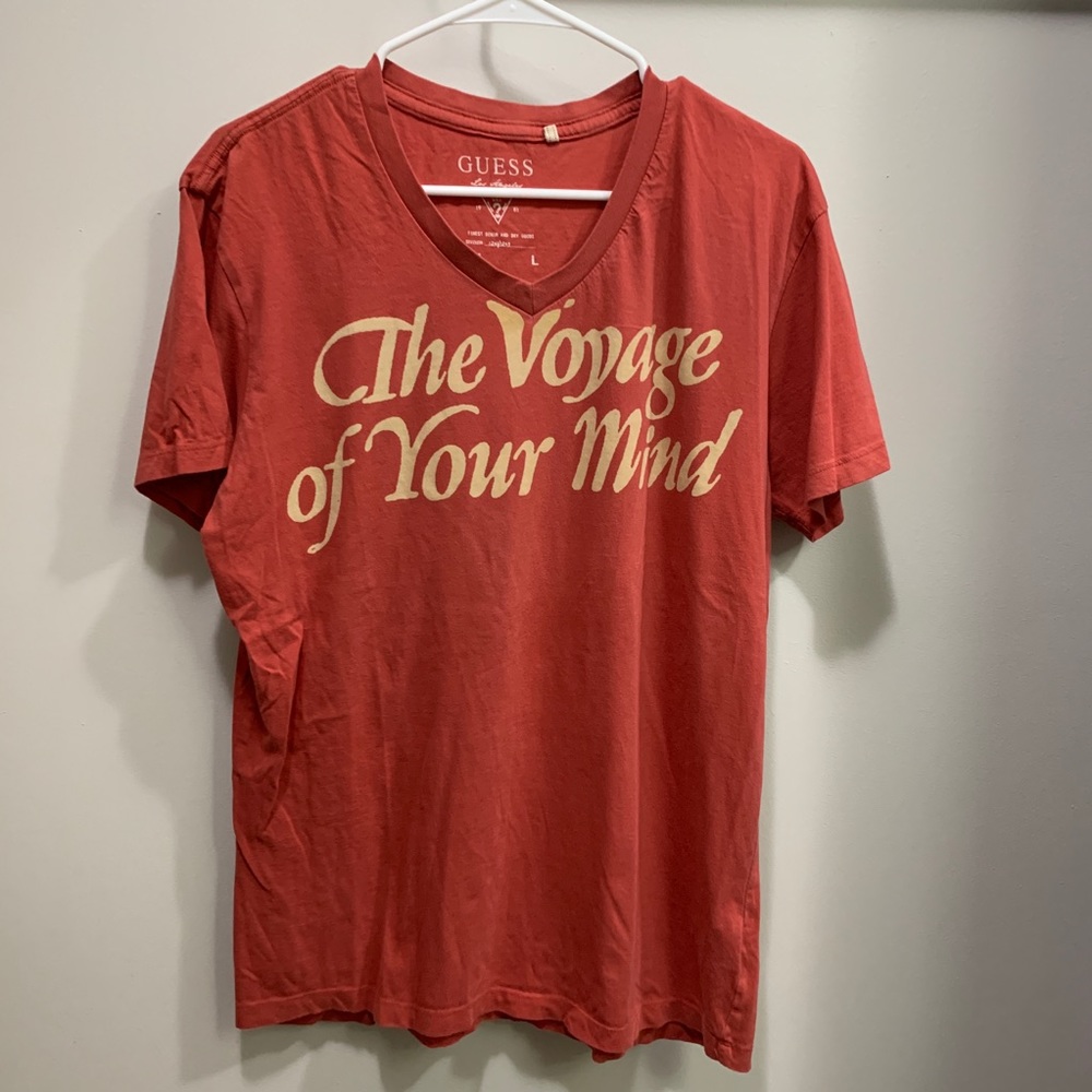 Two Guess V neck T Shirts Large